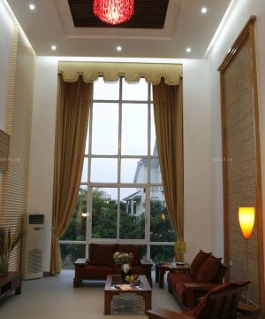 中式挑高客厅窗帘装修设计效果图片