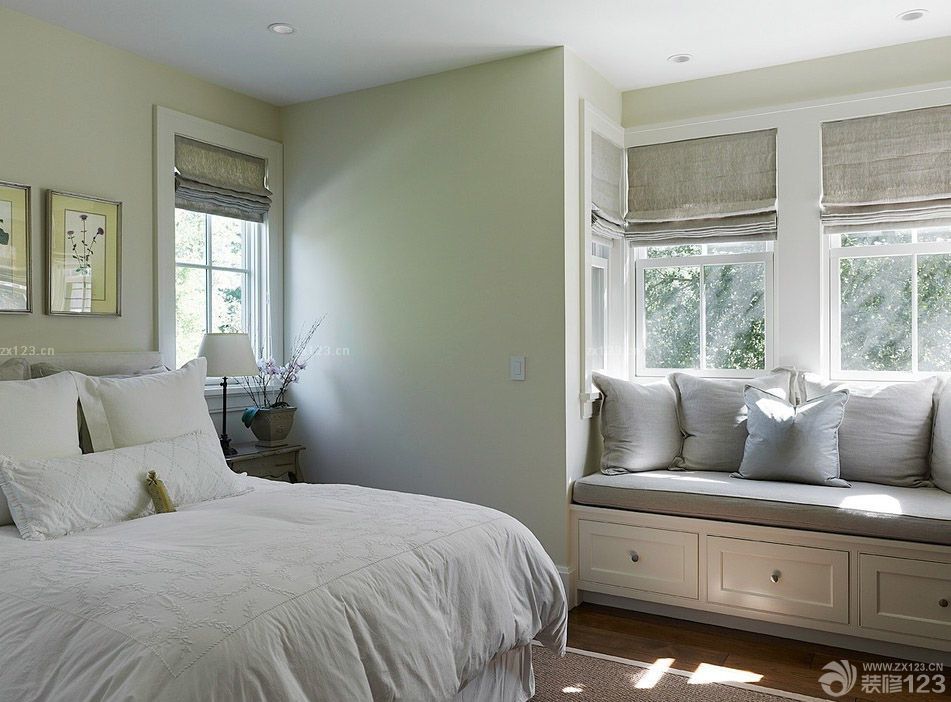 现代简约风格欧式飘窗窗帘设计图 