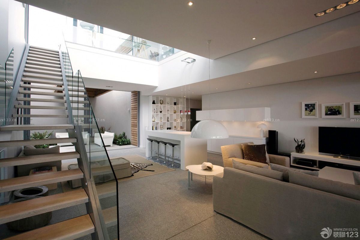 2025木制楼梯玻璃楼梯扶手装修效果图