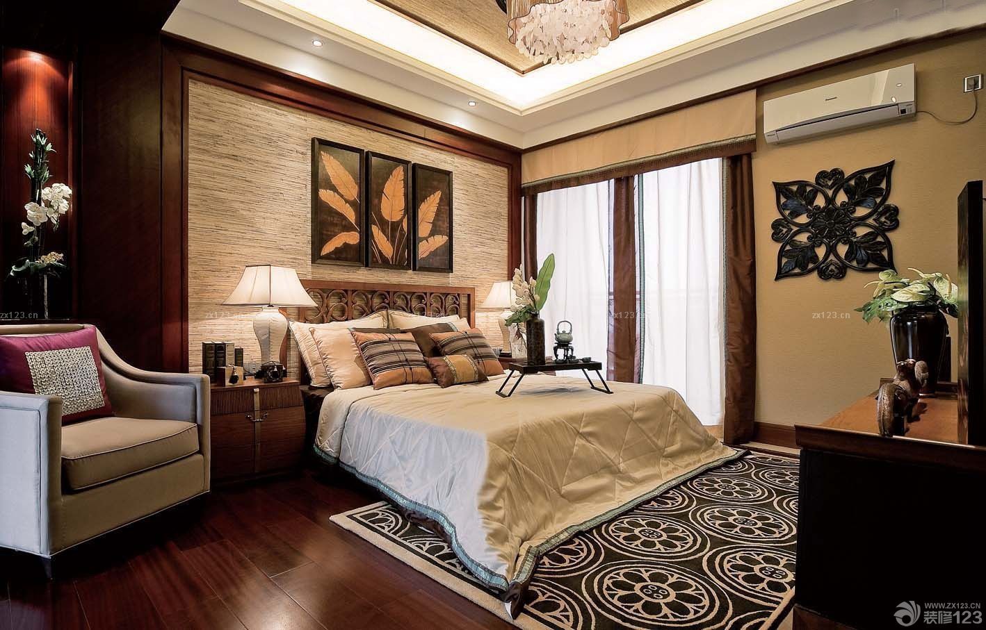 个性中式风格别墅卧室床的摆放效果图欣赏