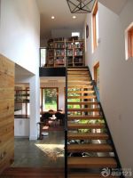 最新木制楼梯阁楼书房设计效果图