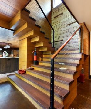 现代别墅木制楼梯效果图