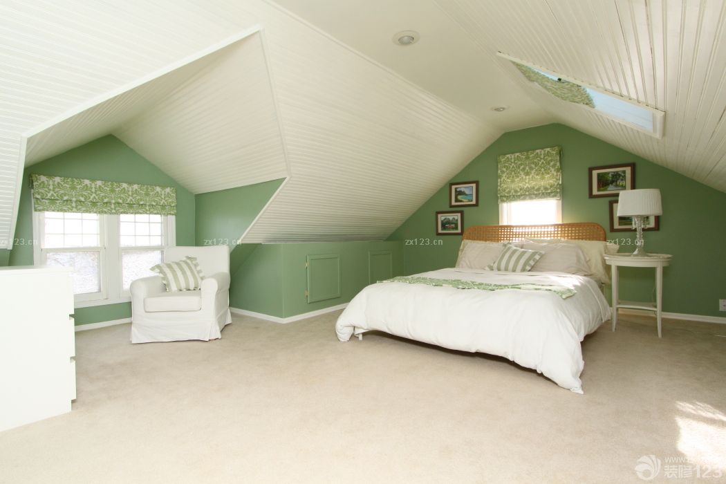 清新阁楼装修样板间绿色墙面装修效果图片