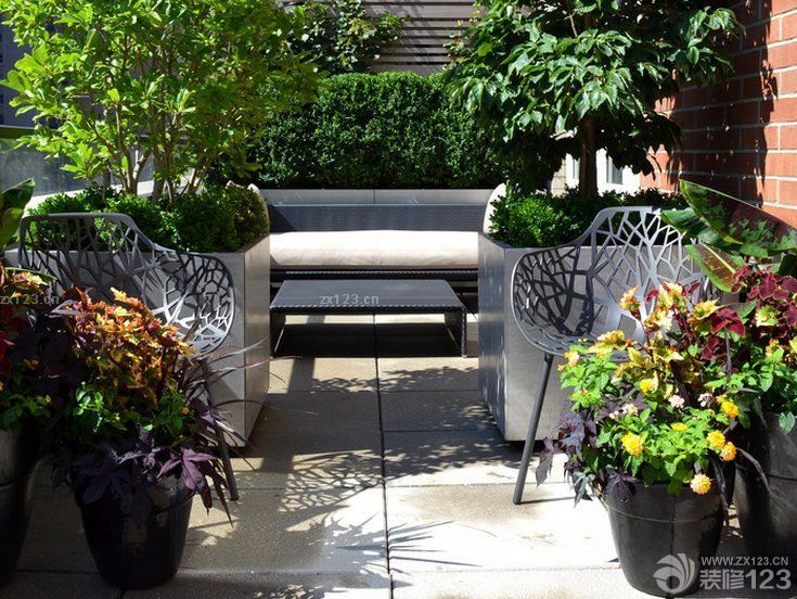 封闭阳台花园沙发坐垫装饰效果图大全