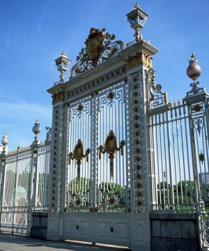 最新美式别墅围墙大门装修设计图片2025