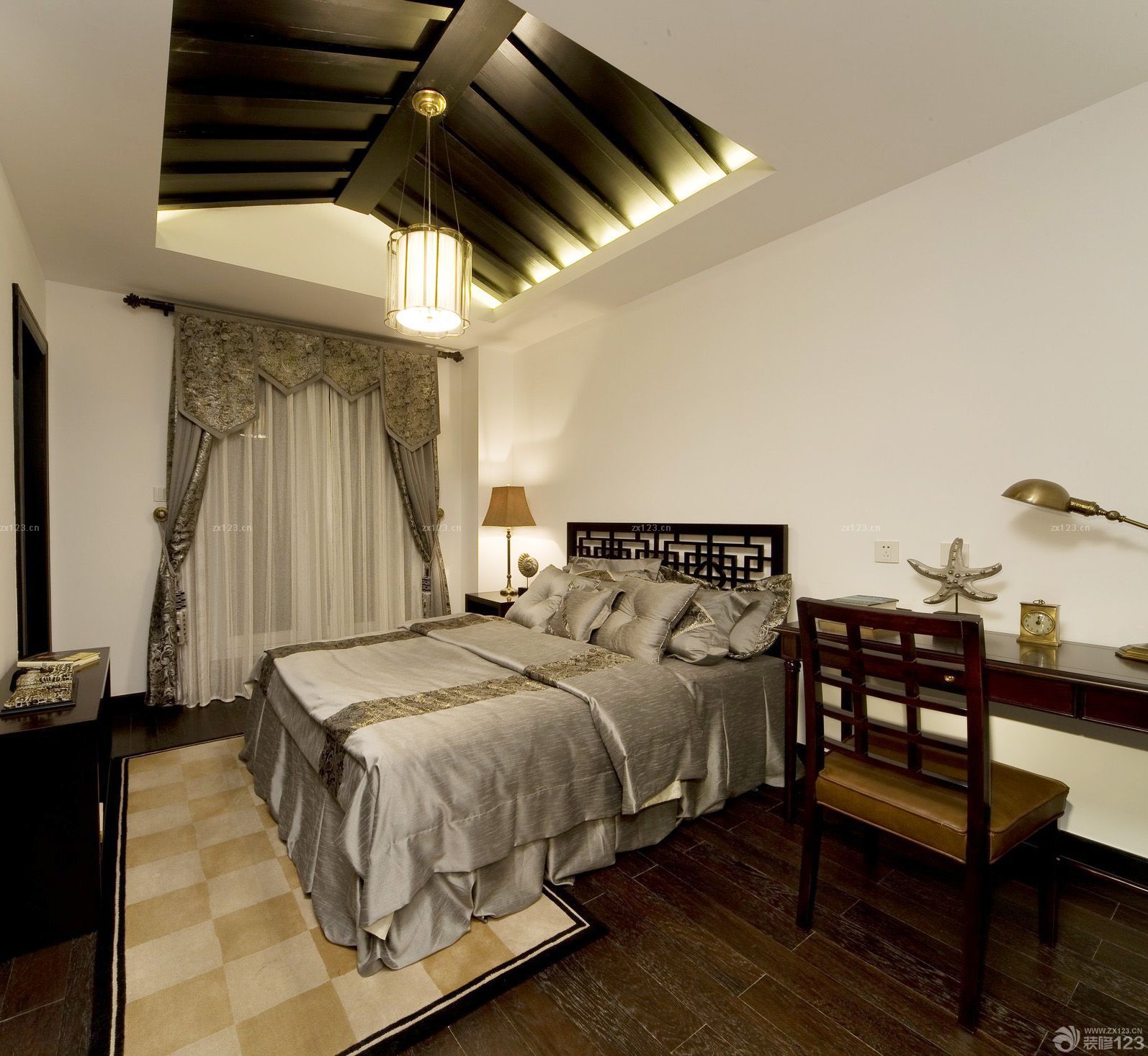 2025混搭风格主卧室吊顶效果图欣赏