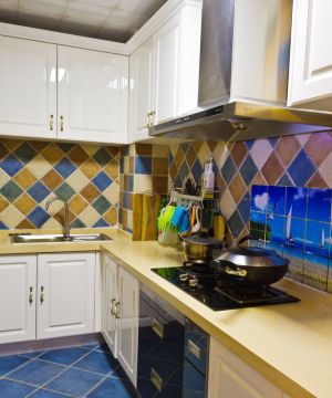 70平小房子地中海风格厨房装修设计图片