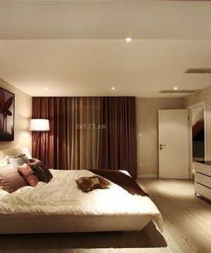 最新70平方卧室墙衣家装效果图片欣赏