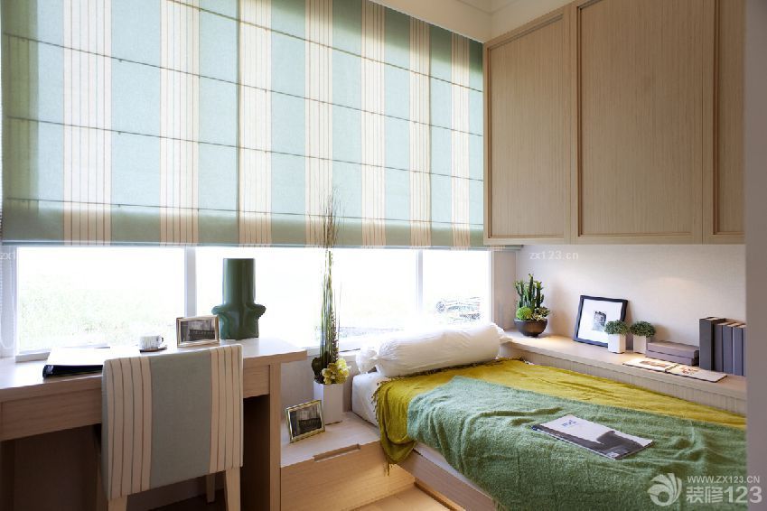 最新70平室内卧室窗帘搭配装修效果图