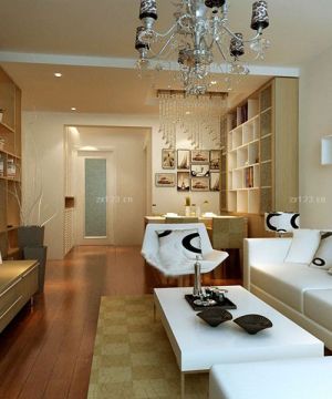 现代110平米家庭简欧风格客厅沙发摆放图