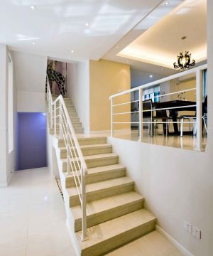 最新80多平米的房子室内楼梯装修设计效果图
