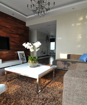 90平米小三房客厅木质背景墙装修图片