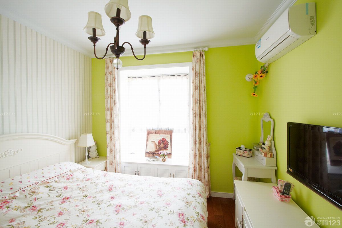 70平米一室一厅卧室绿色墙面装修图片