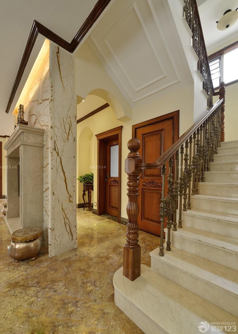 复式楼美式装修自建房楼梯装修效果图欣赏