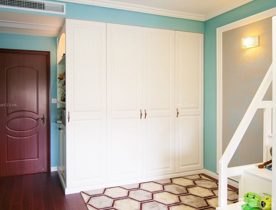 2025儿童房走入式衣柜设计装修效果图片大全
