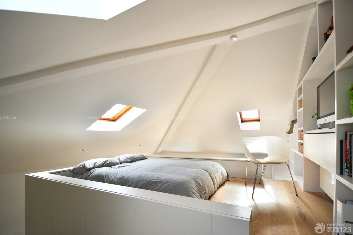 70平米小户型斜顶阁楼装修效果图