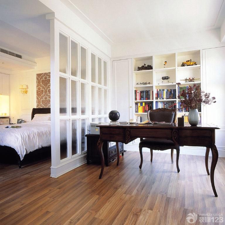 最新80平米的房子卧室隔断装修图片