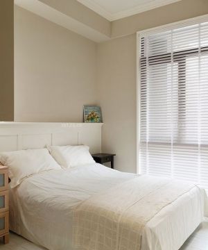 90平米房屋卧室百叶窗帘简单装修效果图欣赏