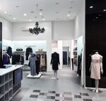 最新时尚女装服装店服装陈列装修实景图欣赏