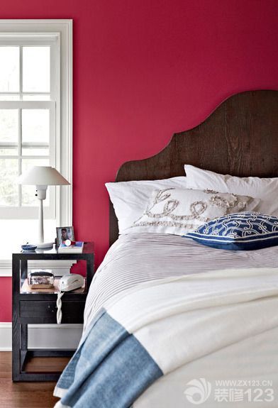 简欧风格卧室红色墙面床头背景墙装修效果图片