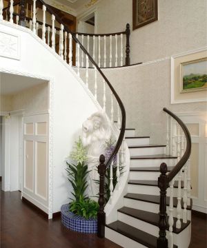 最新70平米小复式楼木楼梯扶手装修效果图片