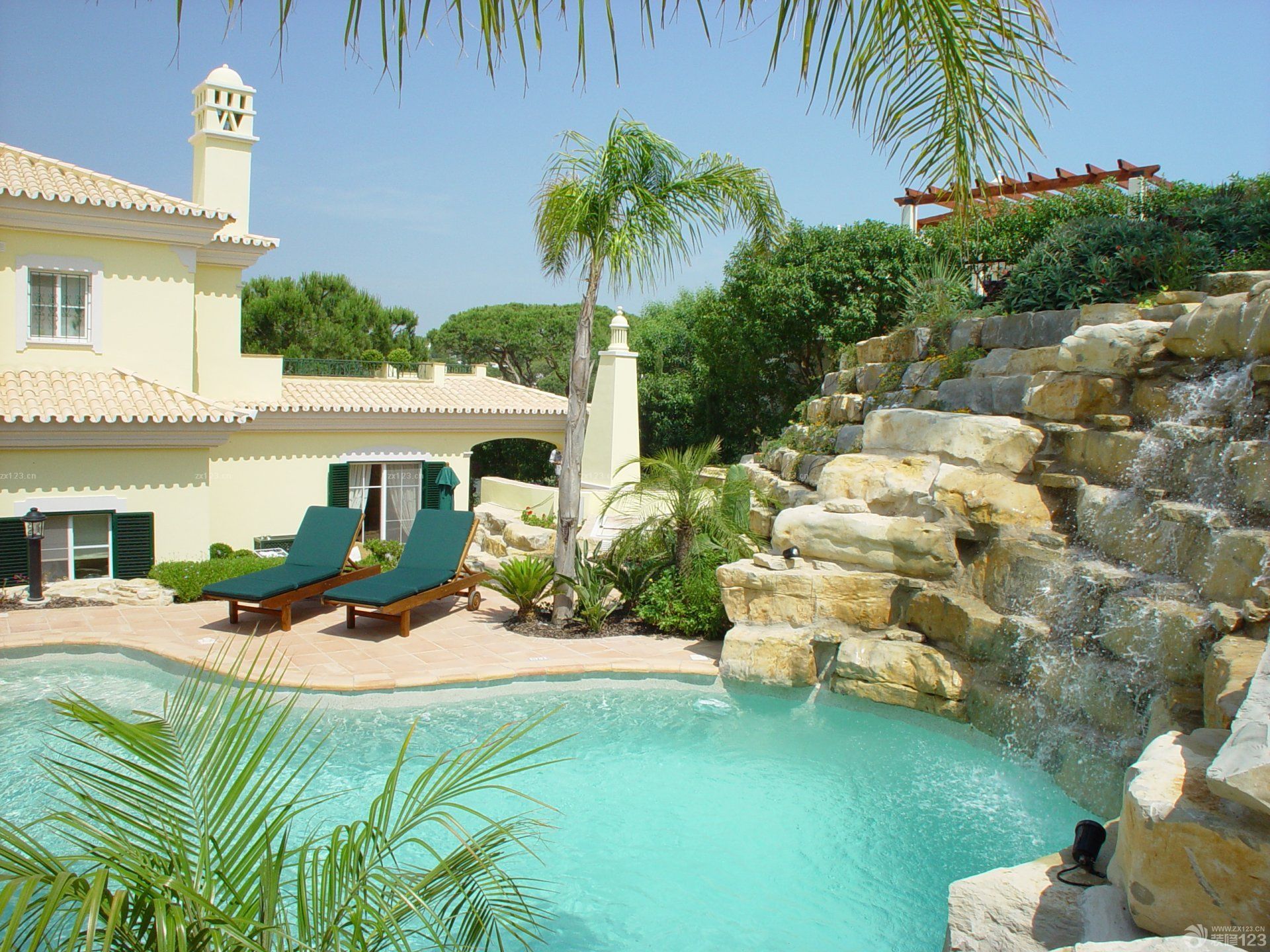 世界上最豪华的别墅阳台假山图片