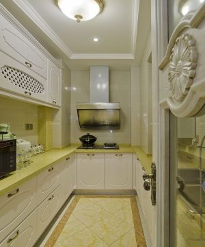 70平方两室一厅整体厨房橱柜装修效果图欣赏