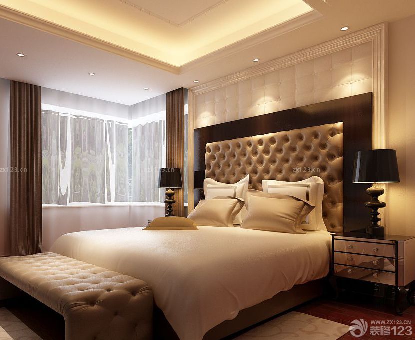 90平方房子主卧室转角飘窗装修设计图片