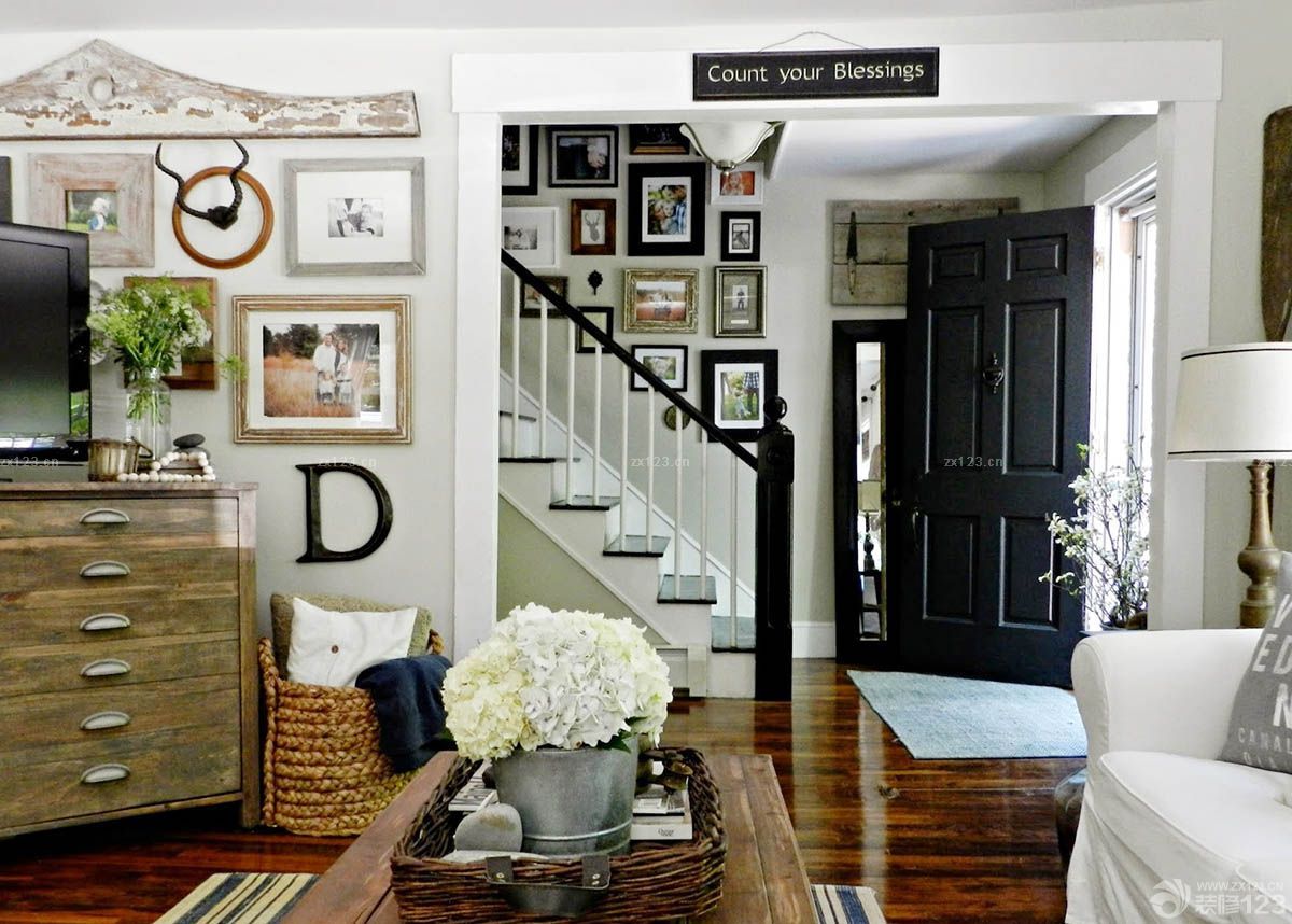 2025古典欧式风格60平米小户型客厅带阁楼装修样板大全