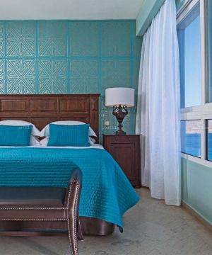 美式复古风格旧房子卧室实木床装修效果图