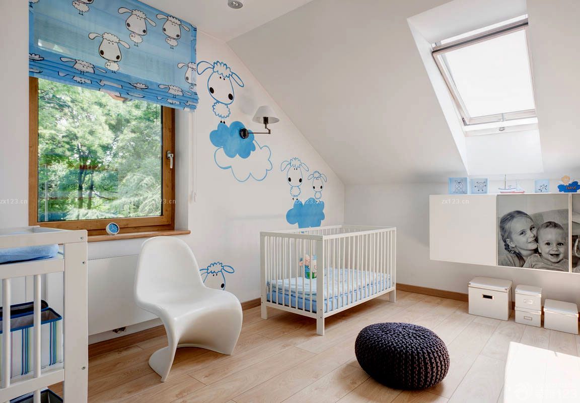 2023最新简单房屋尖顶儿童卧室装修效果图