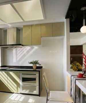 小型房子厨房整体橱柜装修效果图欣赏