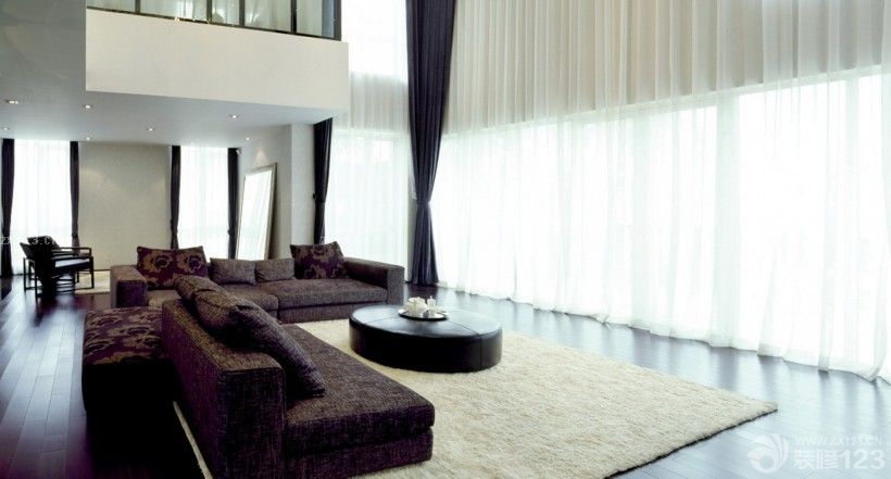 后现代装修风格客厅窗帘效果图片