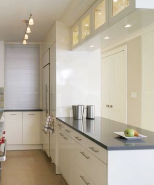 家装90平米房屋半敞开式厨房装修效果图