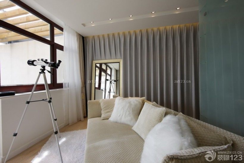 最新现代家装风格景观阳台设计图片