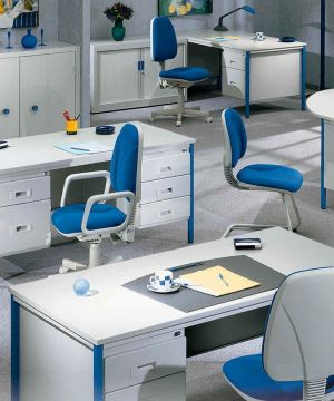 最新现代办公室内办公桌椅布置装修效果图欣赏