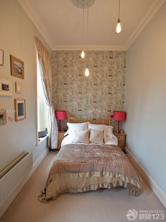 家装90平米复式楼卧室背景墙壁纸装修图片欣赏