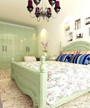 地中海风格绿色架子床装修图片