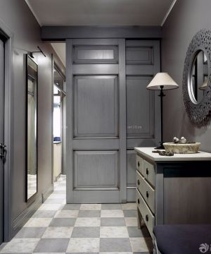 时尚现代装修风格三室两厅黑色门设计图片