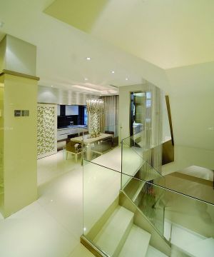 2025最新简约复式房子玻璃楼梯扶手设计图片