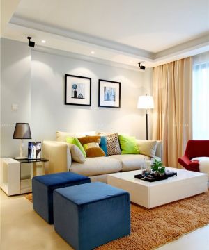 60平米两室一厅小户型客厅沙发凳装修效果图欣赏