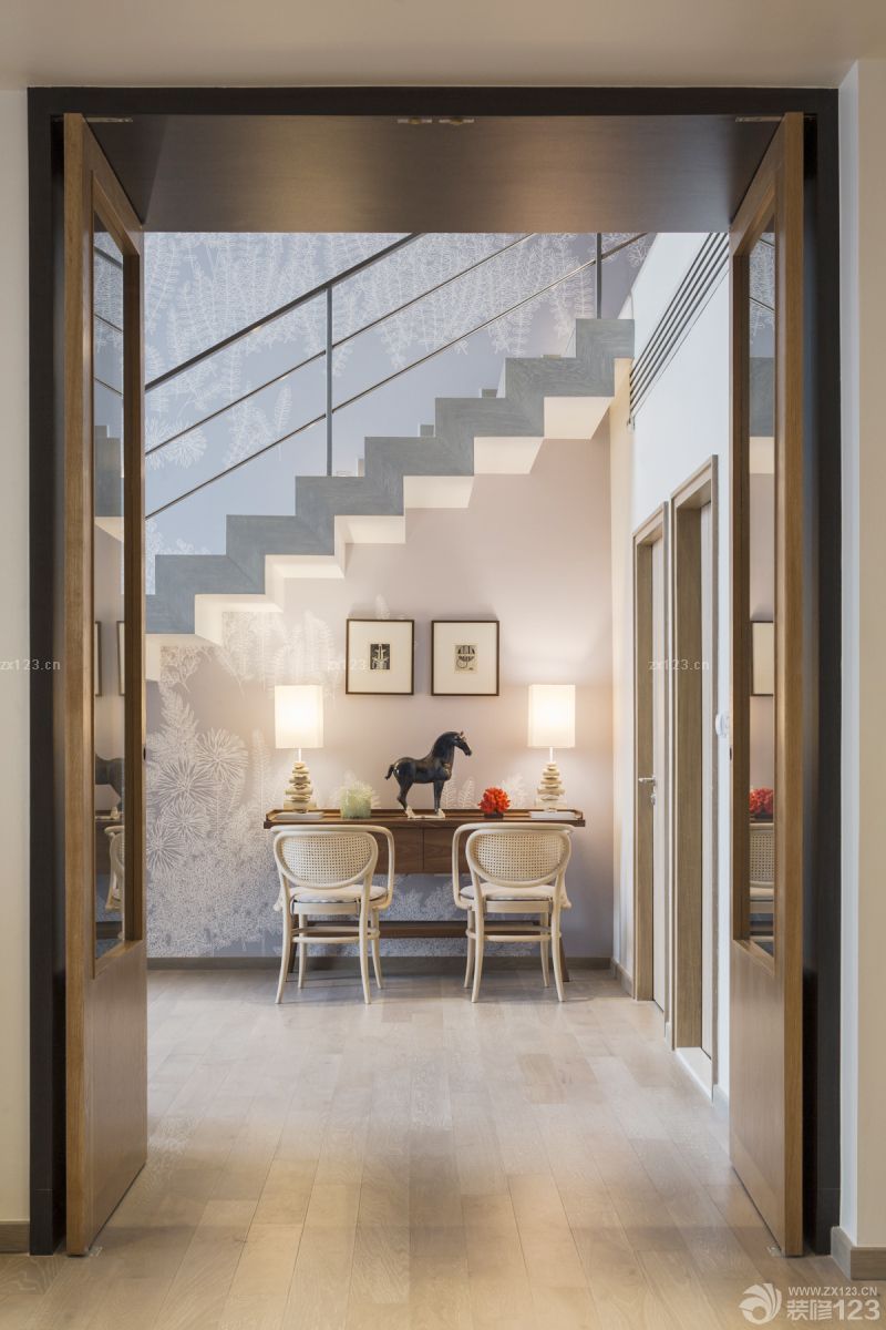 家装80复式楼玄关桌设计装修效果图