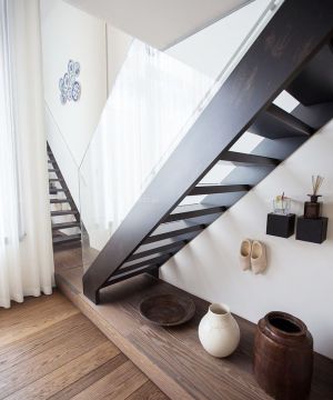 2025经典复式楼梯设计效果图片欣赏