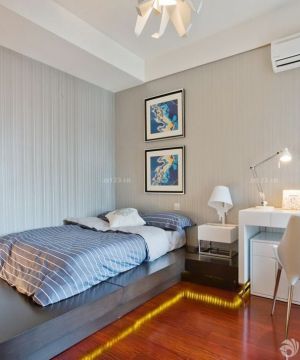 最新90平米三居室卧室榻榻米床装修效果图