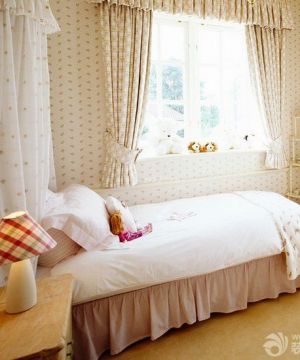 最新90后小卧室设计窗帘搭配效果图欣赏