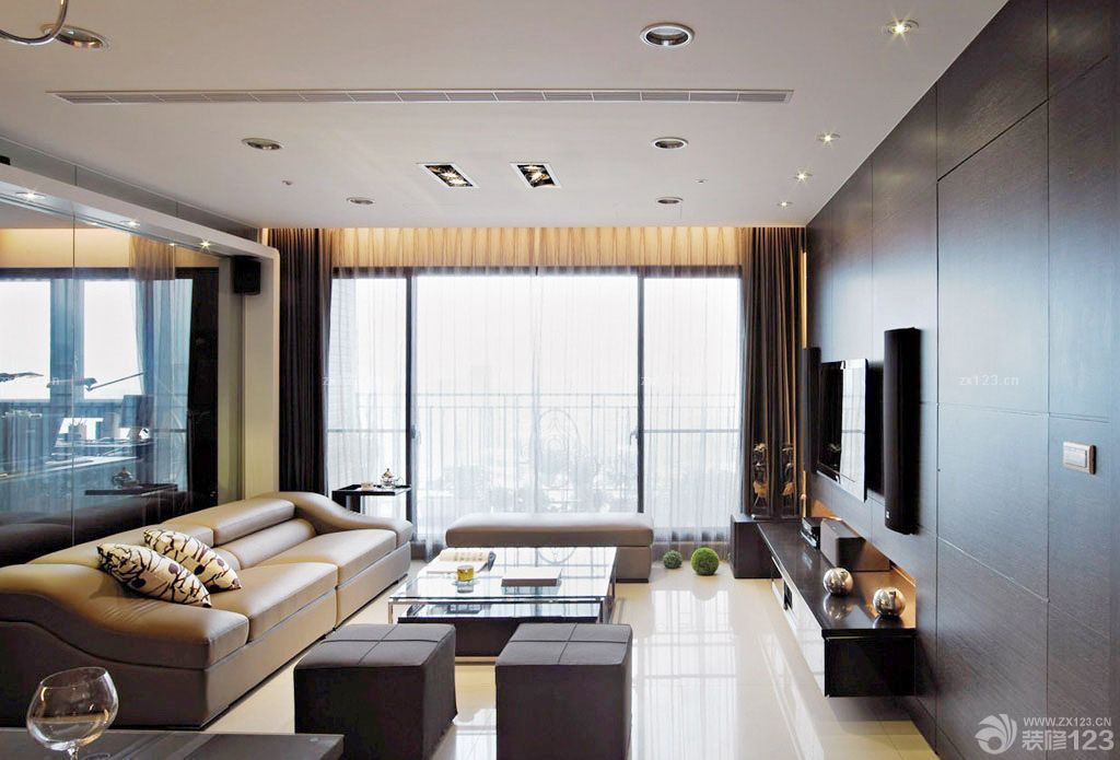 2025现代风格客厅阳台白色窗帘装修效果图片