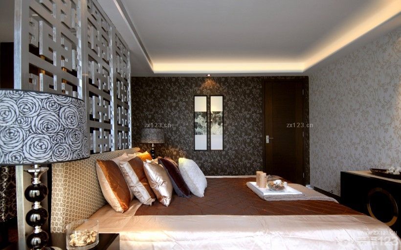 床头背景墙镂空雕花隔断效果图片