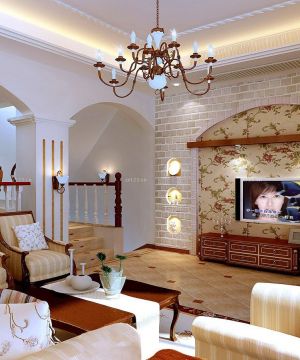 经典美式别墅电视背景墙造型设计效果图片