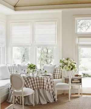 2025时尚混搭风格圆餐桌装修图片