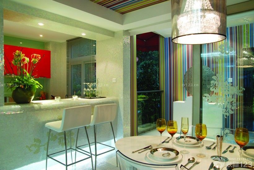 最新小户型餐厅吧台色彩搭配图片大全